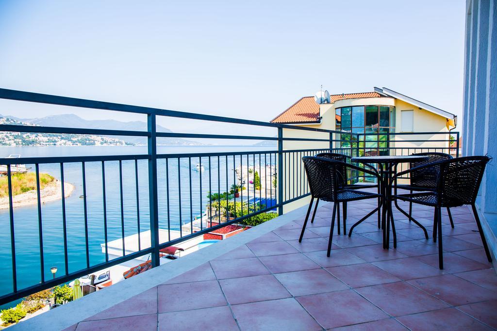 Apartments Riverside Herceg Novi Bagian luar foto