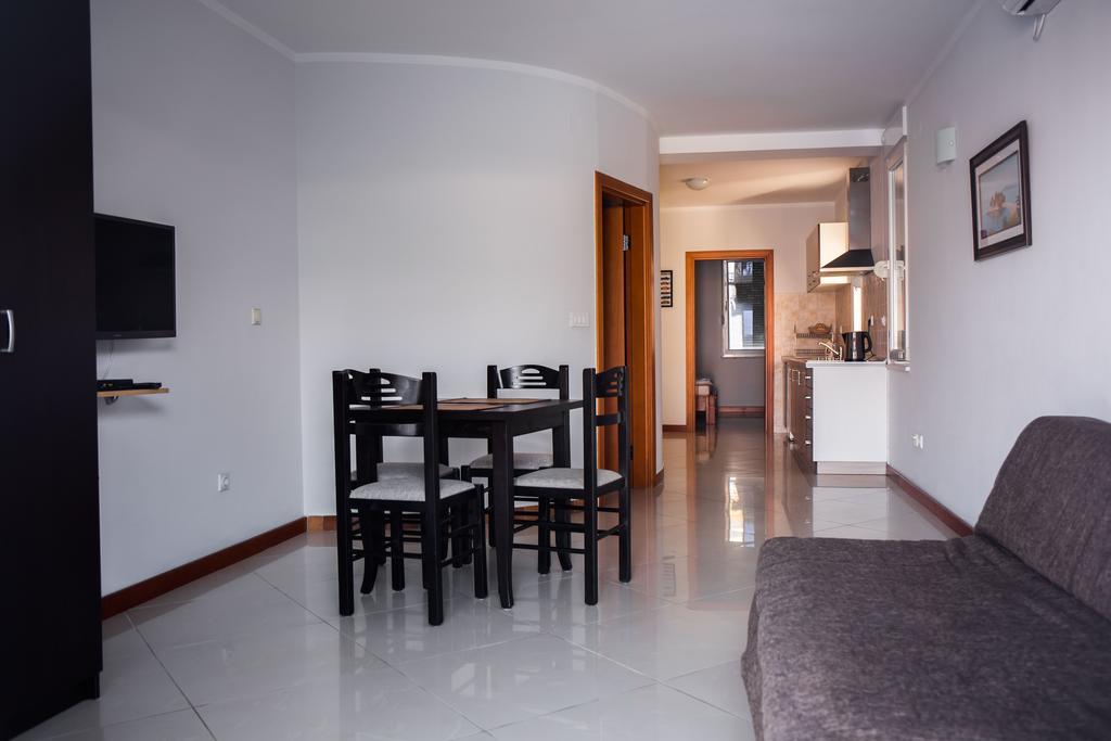 Apartments Riverside Herceg Novi Bagian luar foto
