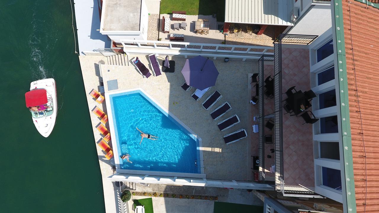 Apartments Riverside Herceg Novi Bagian luar foto